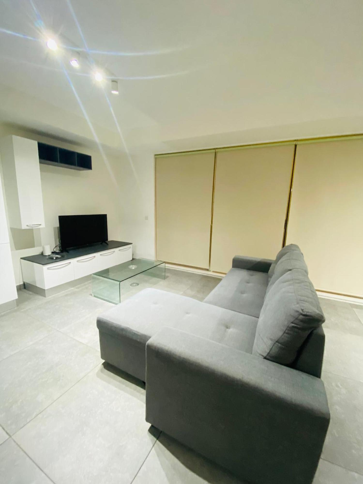 Sliema Seaview & Seafront- Apt 9, 49 Tigne Point Mansions المظهر الخارجي الصورة