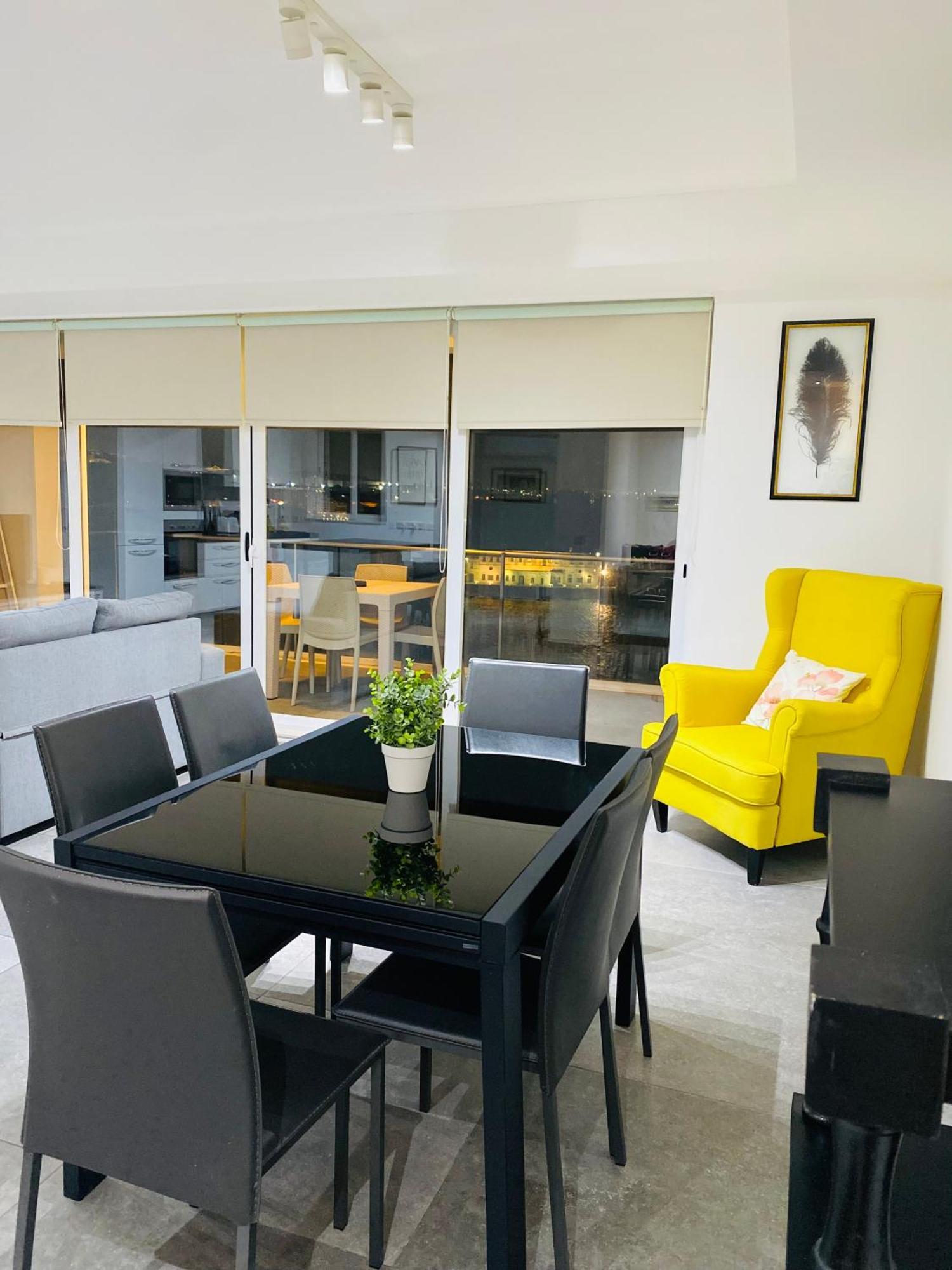 Sliema Seaview & Seafront- Apt 9, 49 Tigne Point Mansions المظهر الخارجي الصورة